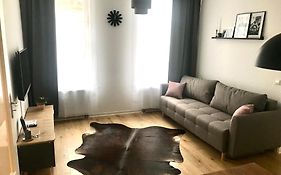 Wohlfühl-Oase mitten in der Stadt - Garten, Grill, Netflix und Drucker